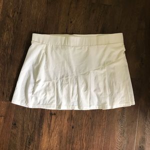 White pleated tennis skirt